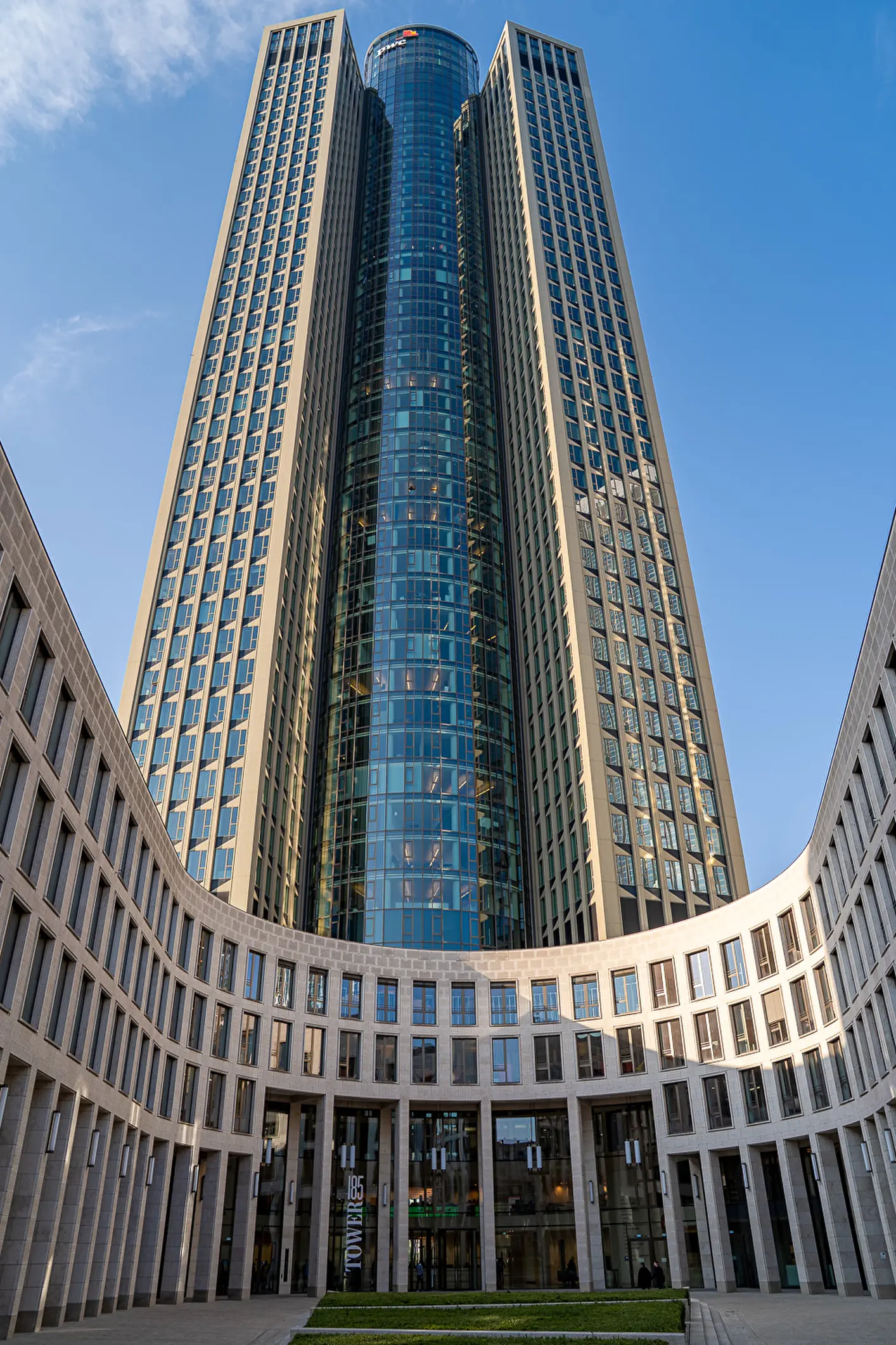 250403_Mirem_FFM_Tower185_01_A7M3574-HDR-bea1500px